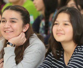 Группа девушек прошла обучение в Университете Инха в Ташкенте